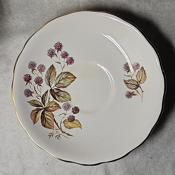 Royal Vale Cups and Saucers - Picture 10 of 10